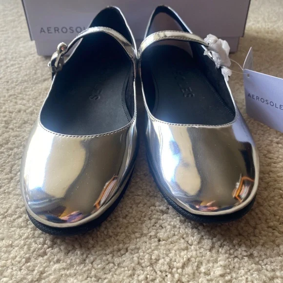 AEROSOLES 'Perry' Size 8.5 Silver Mirror Metallic Mary Jane Flats Shoes - Picture 2 of 9